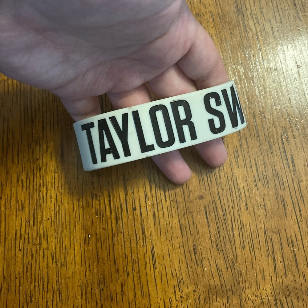 Taylor Swift RED rubber bracelet